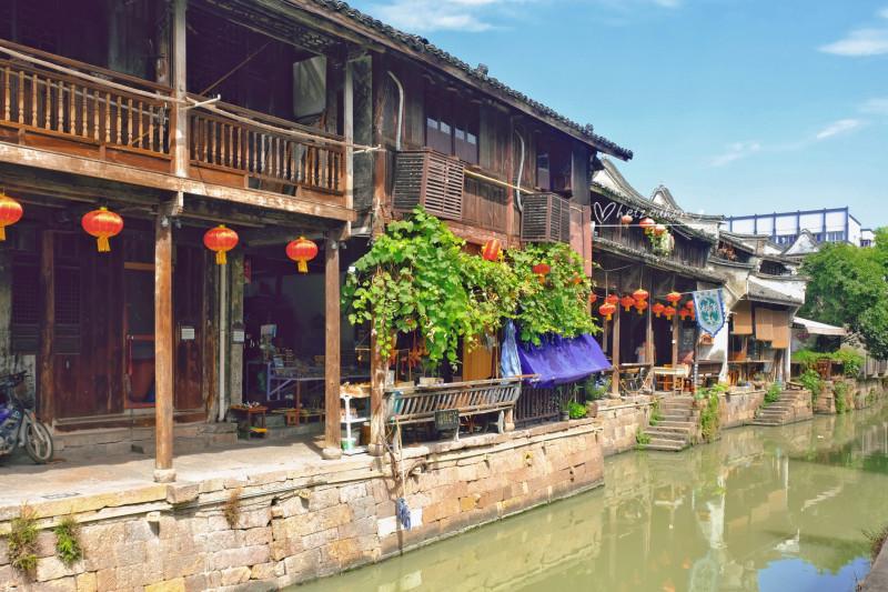 今年首场寒潮强势来袭，南方湿雪较多，压垮屋顶、树枝等风险更大
